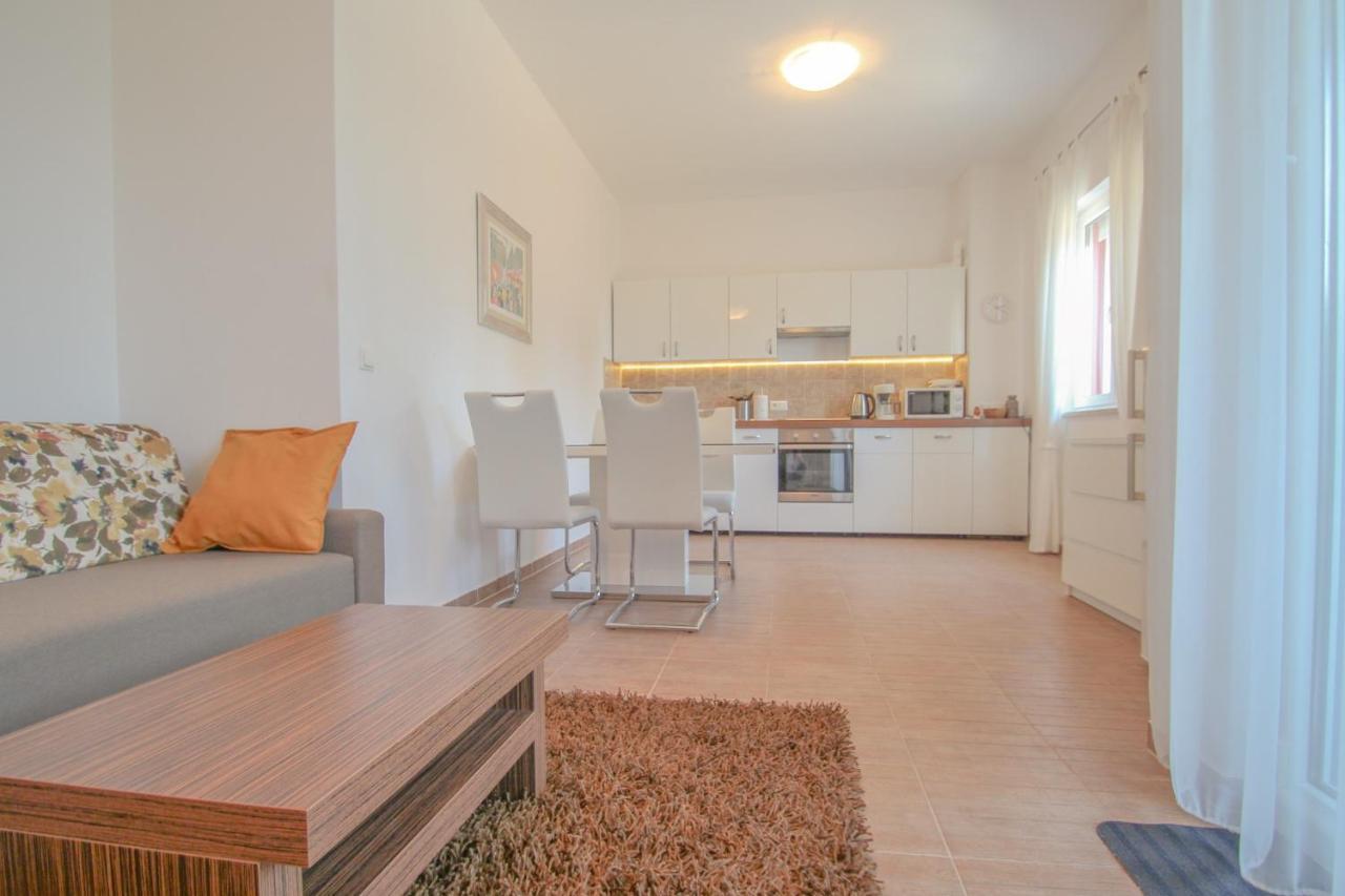 Appartamento Lea Novigrad Istria Esterno foto