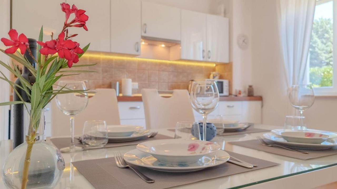 Appartamento Lea Novigrad Istria Esterno foto