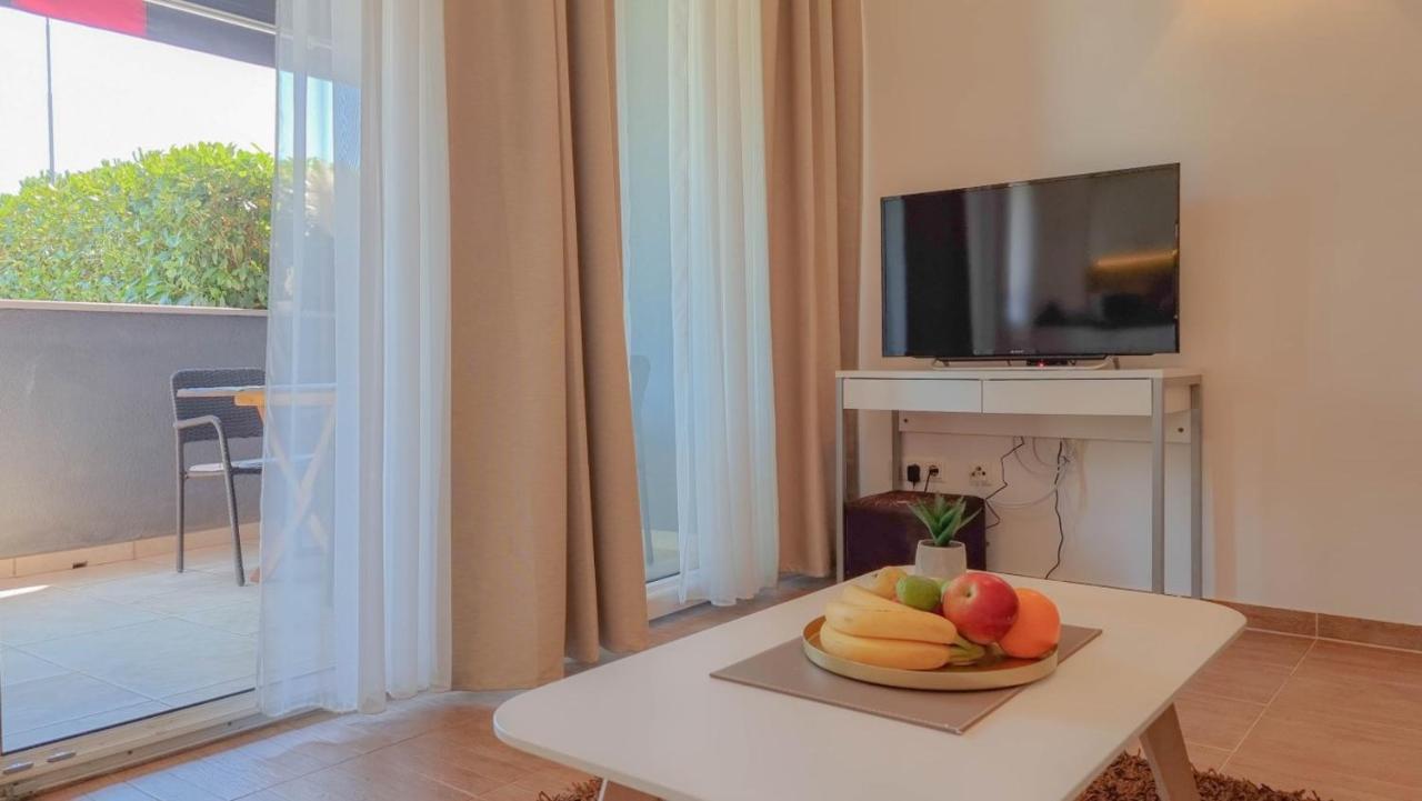Appartamento Lea Novigrad Istria Esterno foto