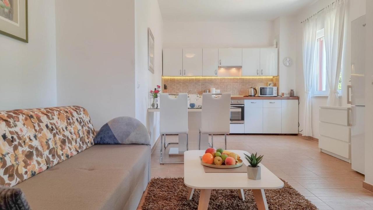 Appartamento Lea Novigrad Istria Esterno foto