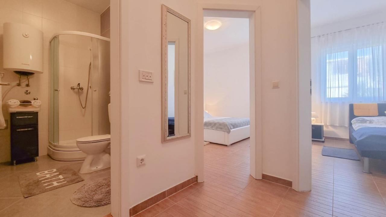 Appartamento Lea Novigrad Istria Esterno foto
