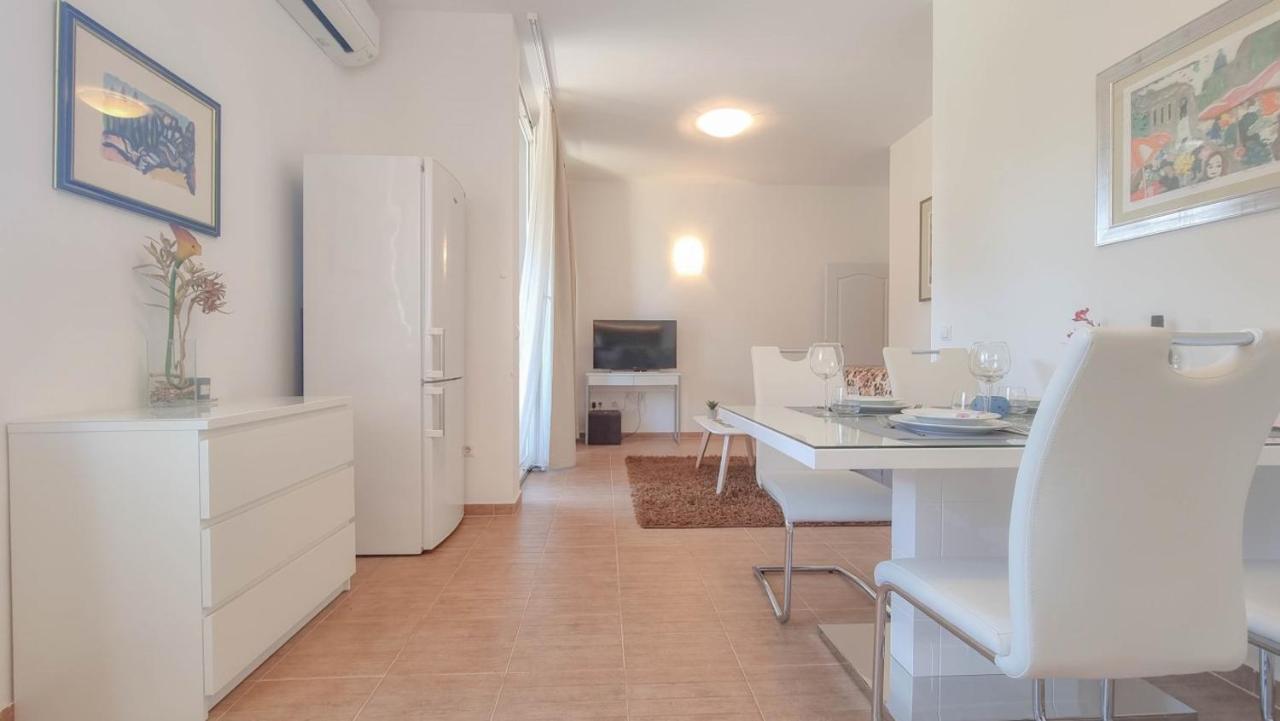 Appartamento Lea Novigrad Istria Esterno foto