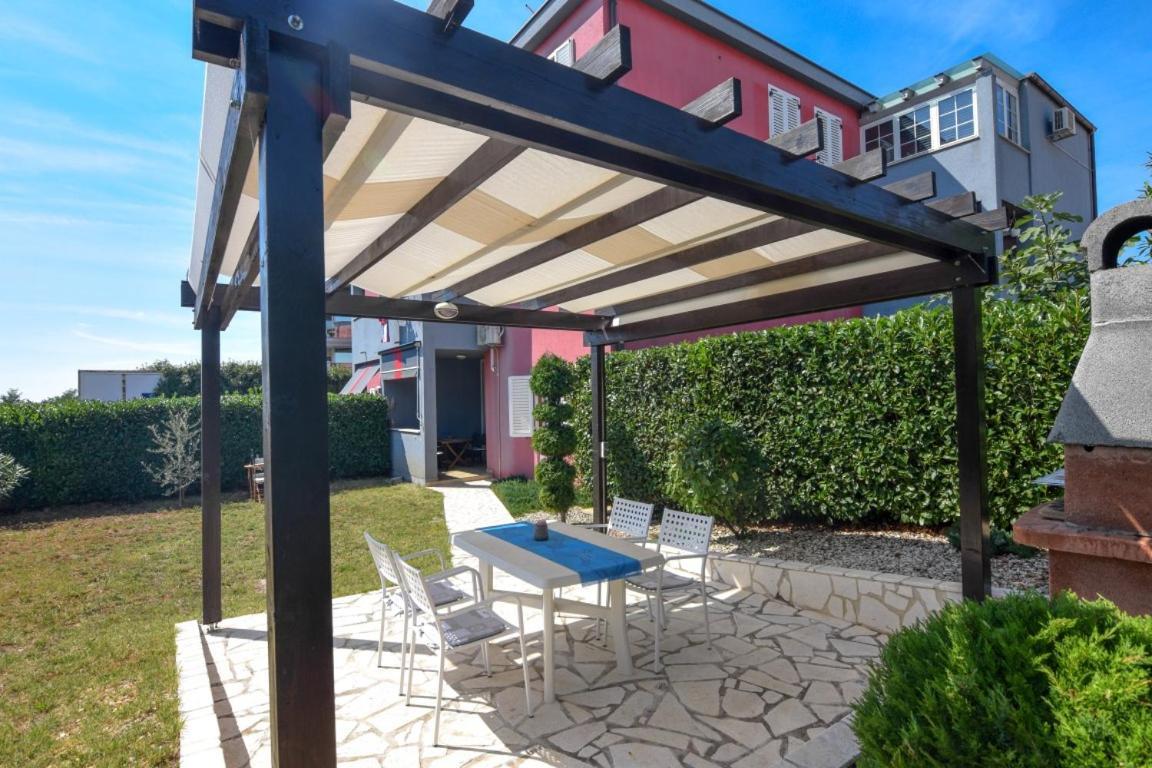 Appartamento Lea Novigrad Istria Esterno foto
